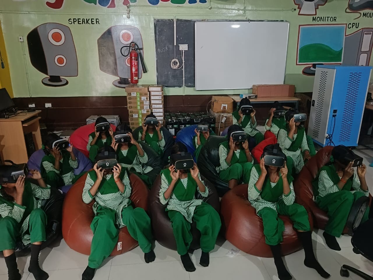 AR-VR LABS  “Smart Classrooms, Smarter Futures: Tab & VR Labs for Tomorrow’s Leaders”